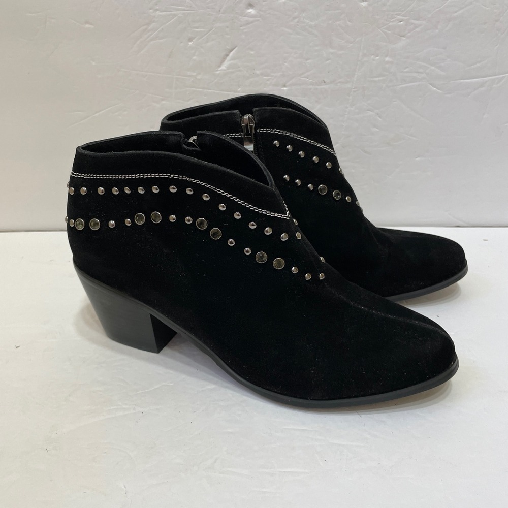 ASHRO STUDDED ANKLE BOOTS IN BLACKโ SUEDE